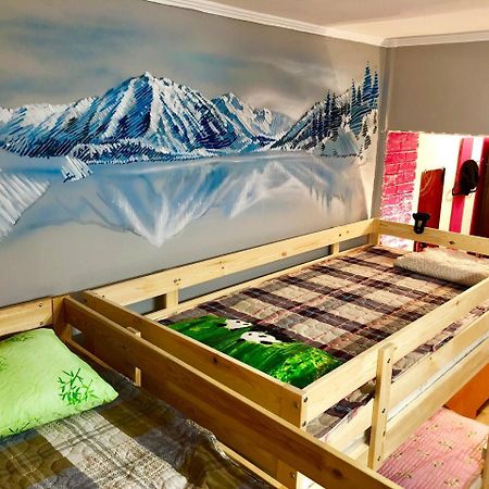 Hostel Loco Alma-Ata Exteriör bild