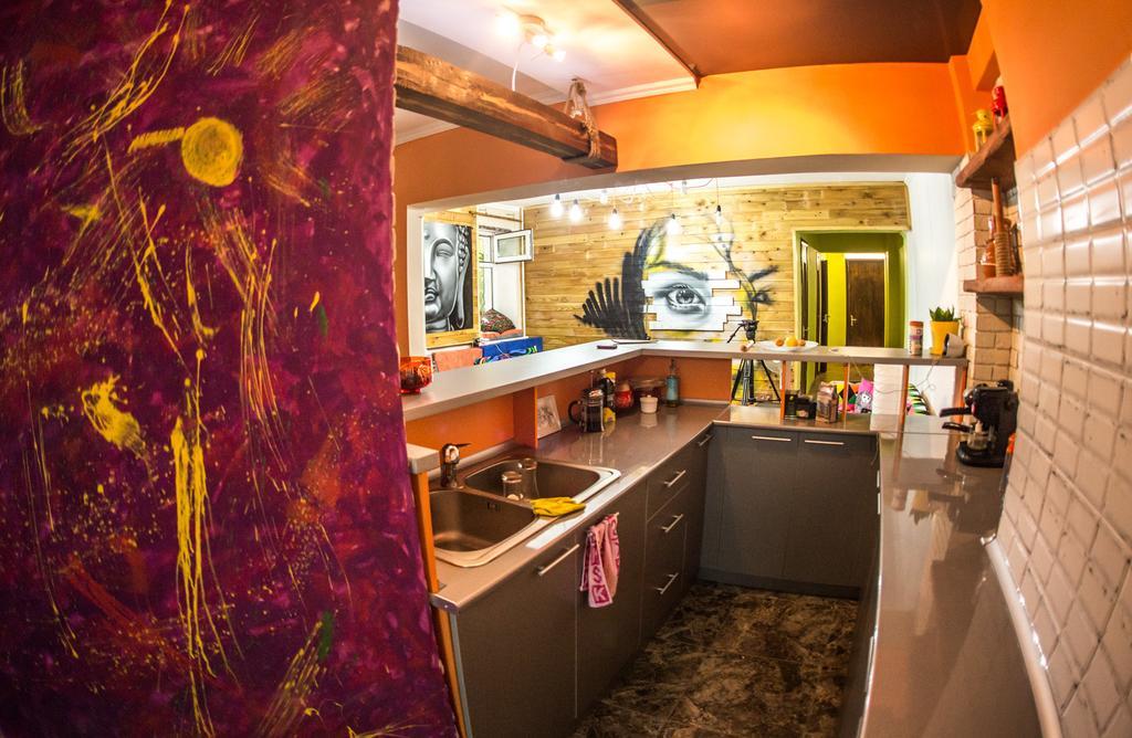Hostel Loco Alma-Ata Exteriör bild