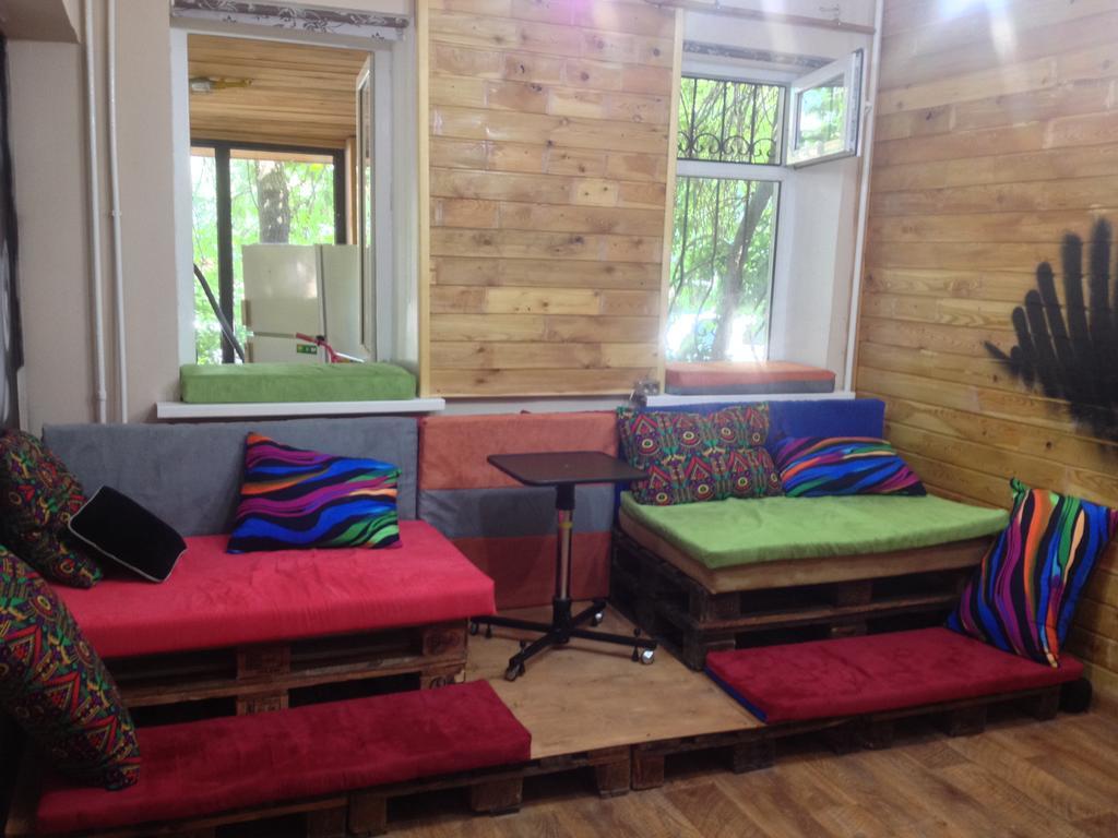 Hostel Loco Alma-Ata Rum bild