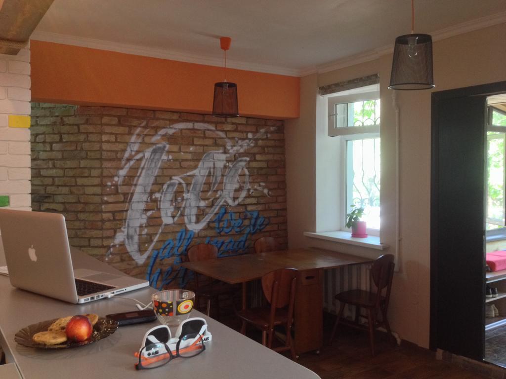 Hostel Loco Alma-Ata Exteriör bild