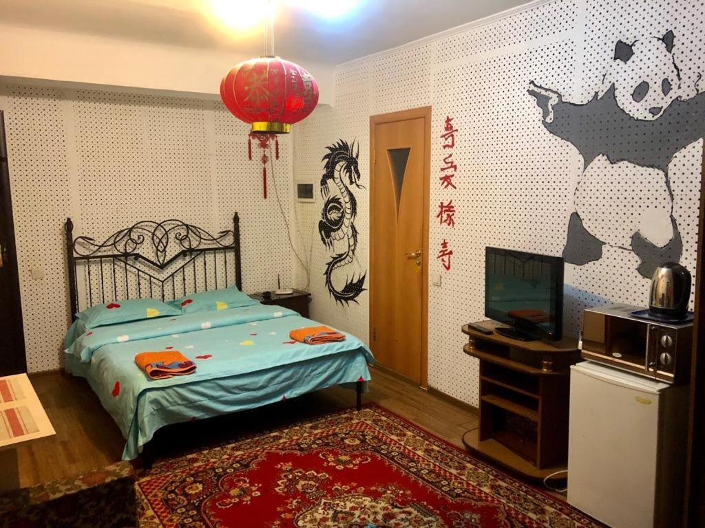 Hostel Loco Alma-Ata Rum bild