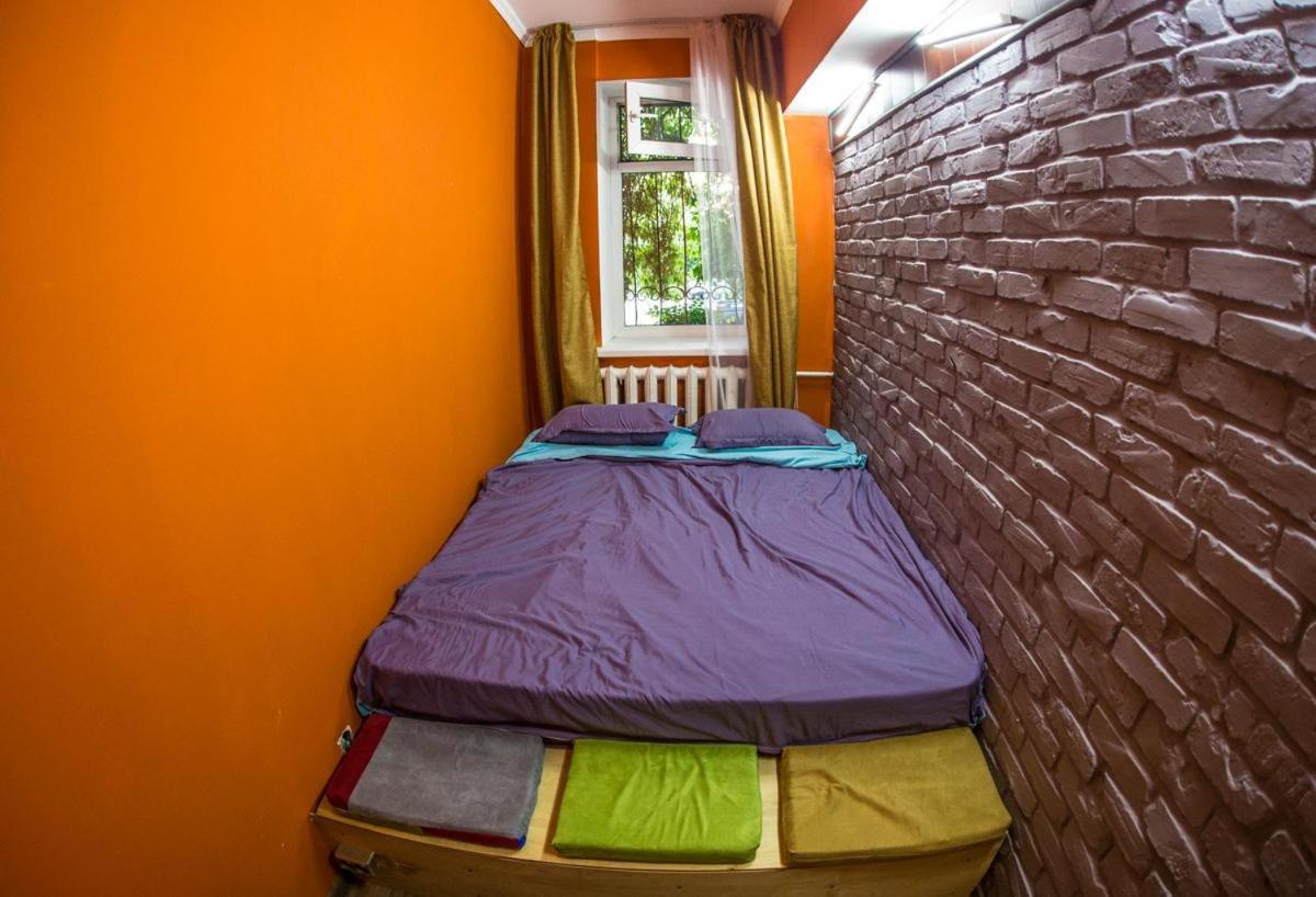 Hostel Loco Alma-Ata Exteriör bild
