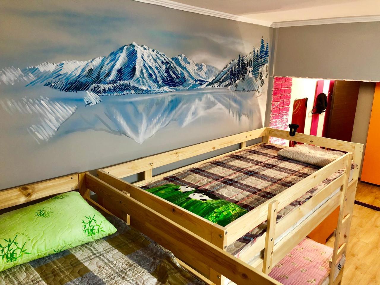 Hostel Loco Alma-Ata Exteriör bild
