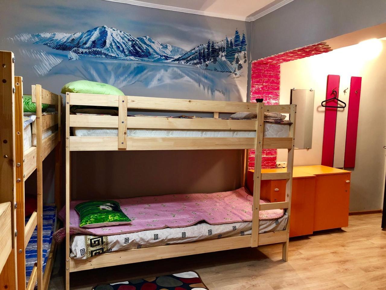 Hostel Loco Alma-Ata Exteriör bild