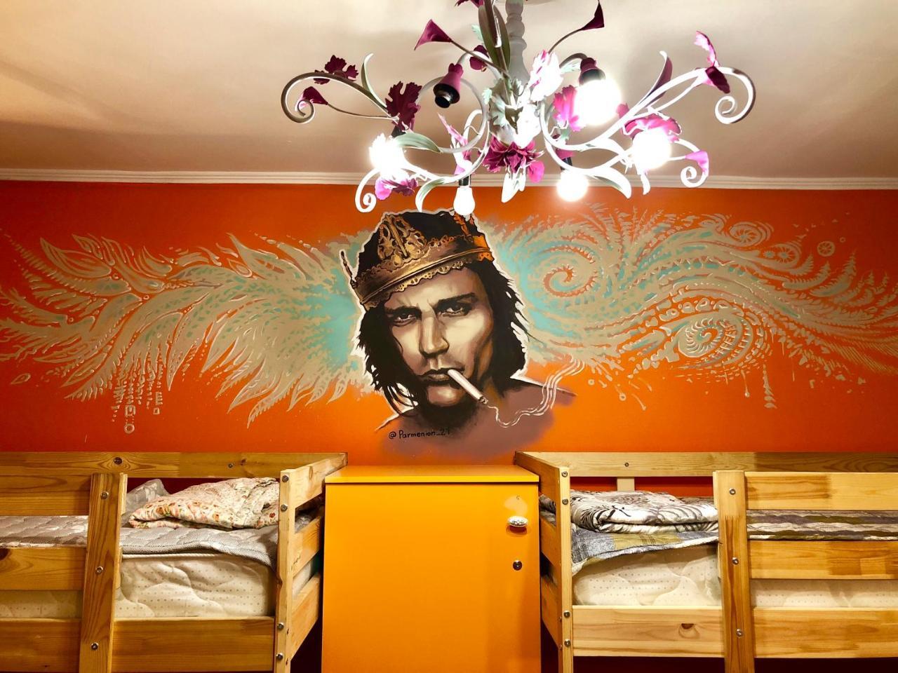 Hostel Loco Alma-Ata Exteriör bild