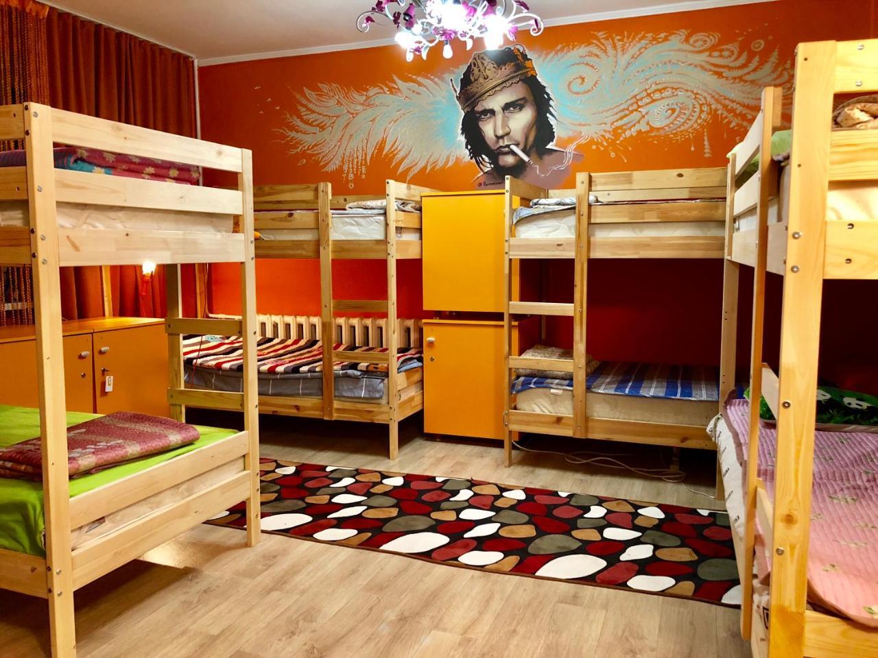 Hostel Loco Alma-Ata Exteriör bild